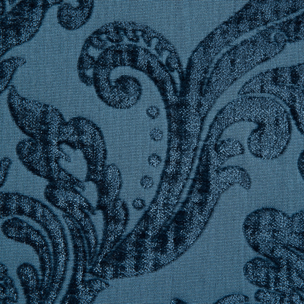 Hydro Demask Damask Chenille Jacquard - Detail Hydro Demask Damask Chenille Jacquard - Detail