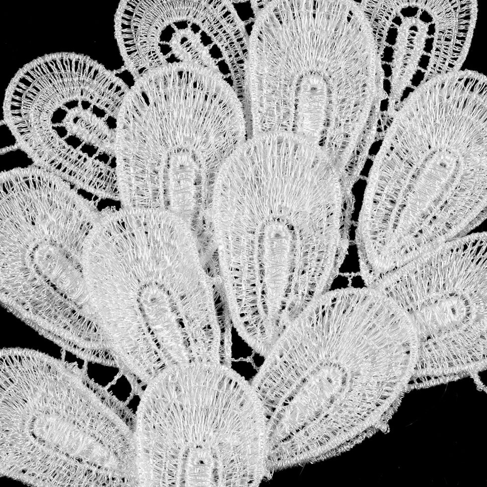 Metallic White 3D Lace Trim - 5.5 - Detail Metallic White 3D Lace Trim - 5.5 - Detail