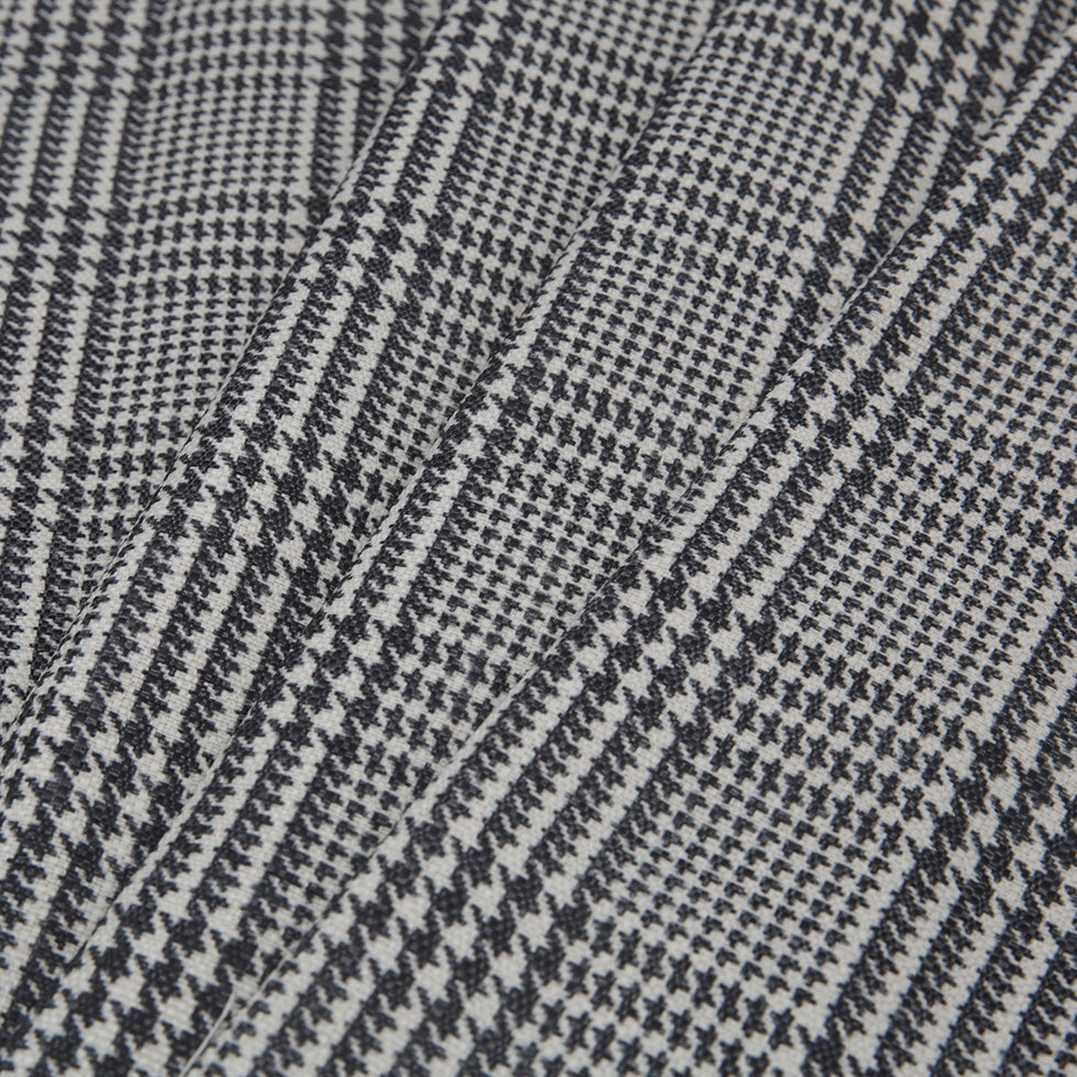 Spanish Charcoal Houndstooth Poly-Cotton Woven - Detail Spanish Charcoal Houndstooth Poly-Cotton Woven - Detail
