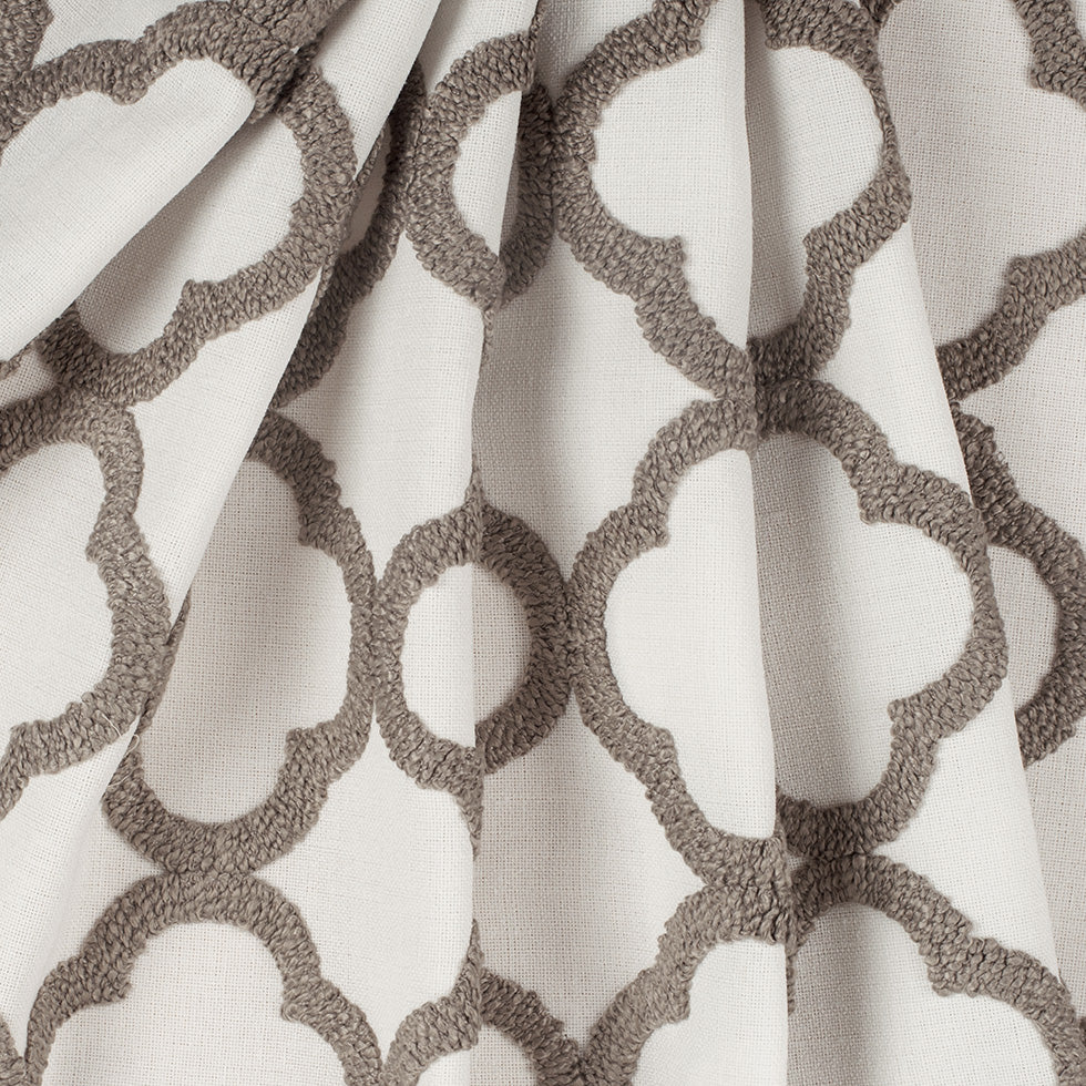 Shadow/White Classical Embroidered Linen-Like Polyester Folded Shadow/White Classical Embroidered Linen-Like Polyester Folded