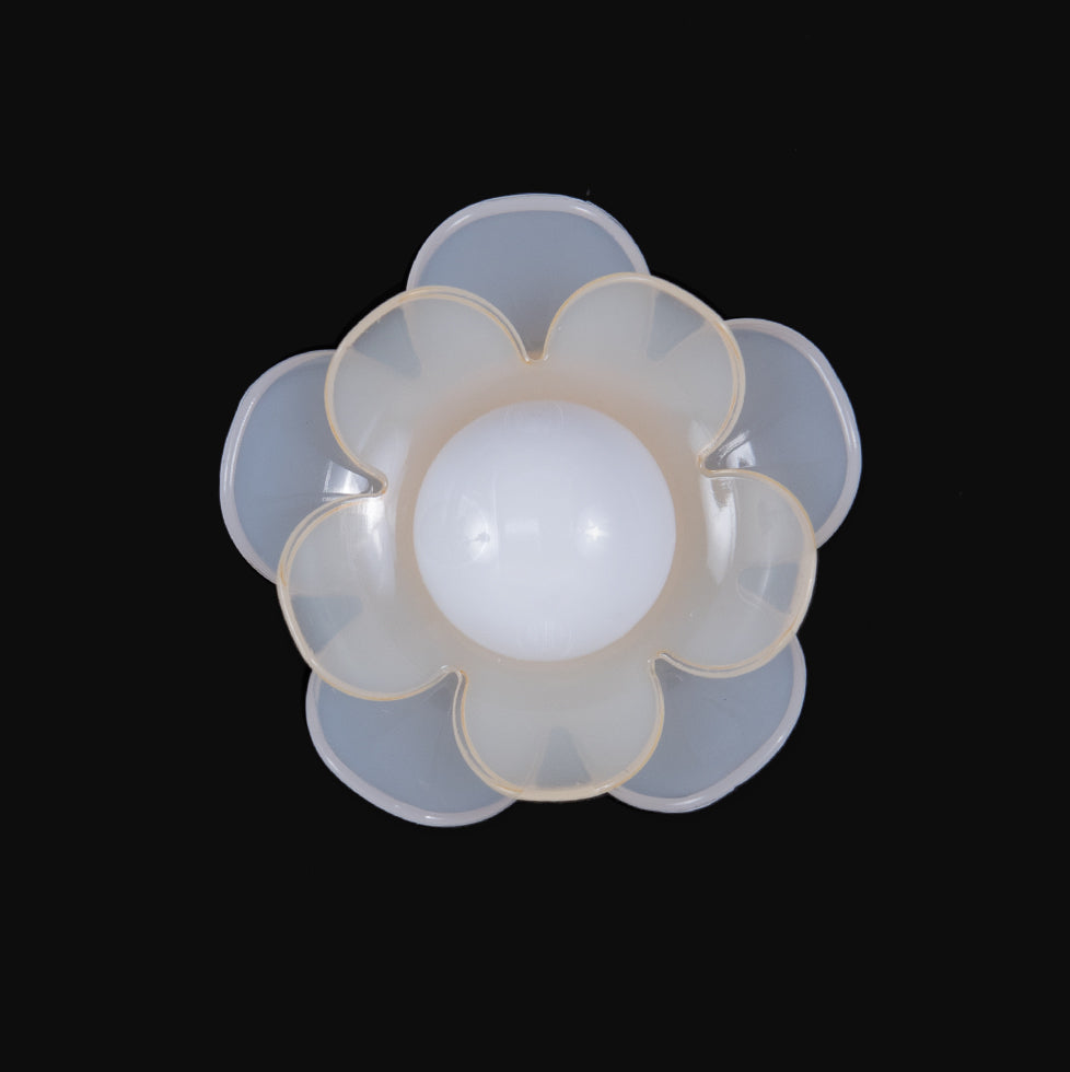 Italian Ivory Floral Shank-Back Button - 40L/25.5mm Italian Ivory Floral Shank-Back Button - 40L/25.5mm