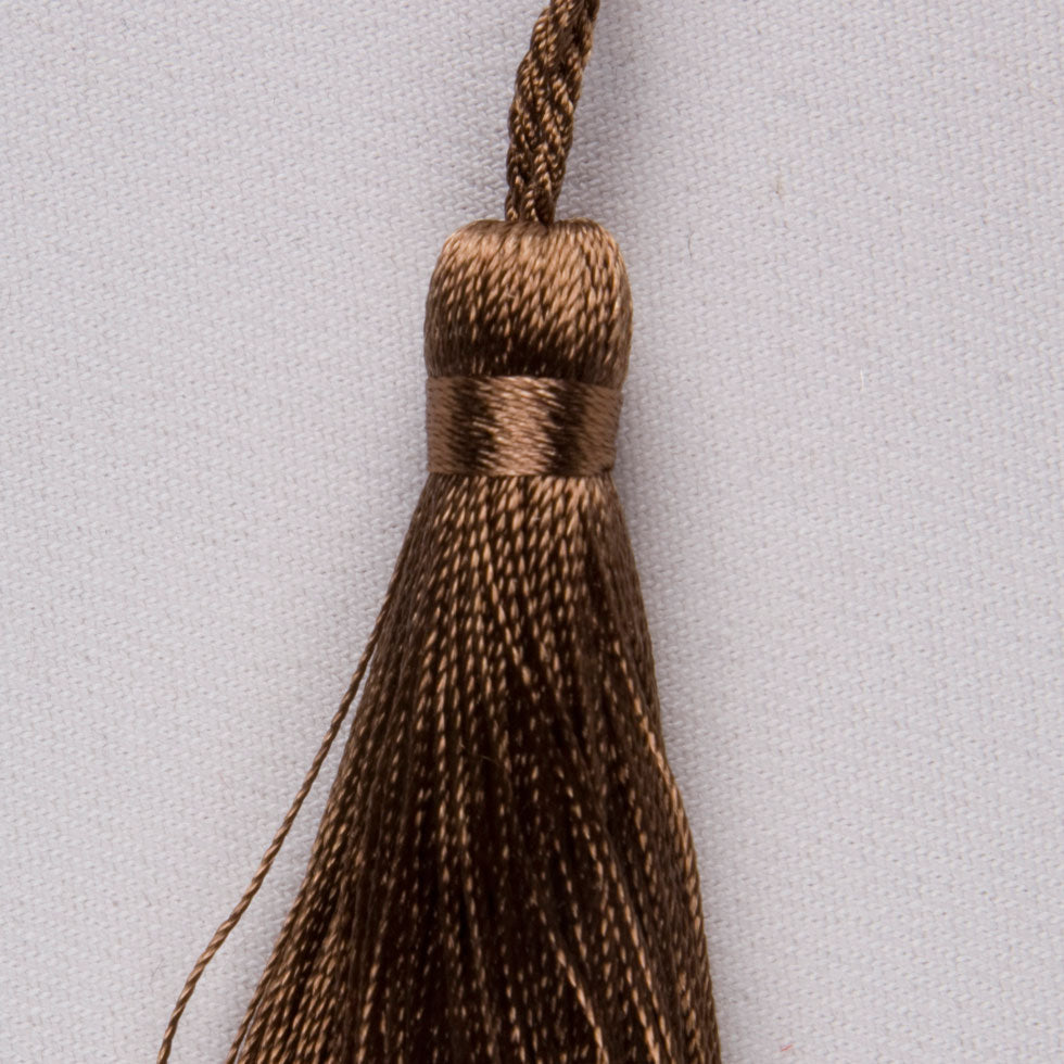 3.5 Cocoa Basic Tassel - Detail 3.5 Cocoa Basic Tassel - Detail