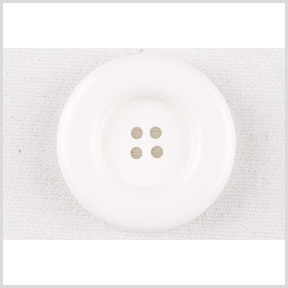 White Plastic Button - 44L/28mm White Plastic Button - 44L/28mm