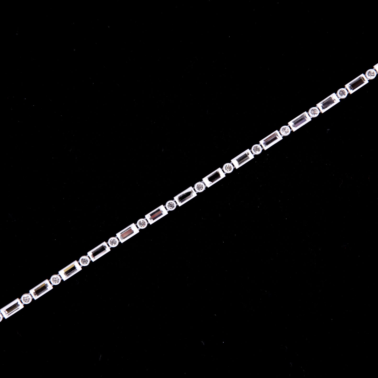 White/Crystal Plastic & Glass White/Crystal Plastic & Glass