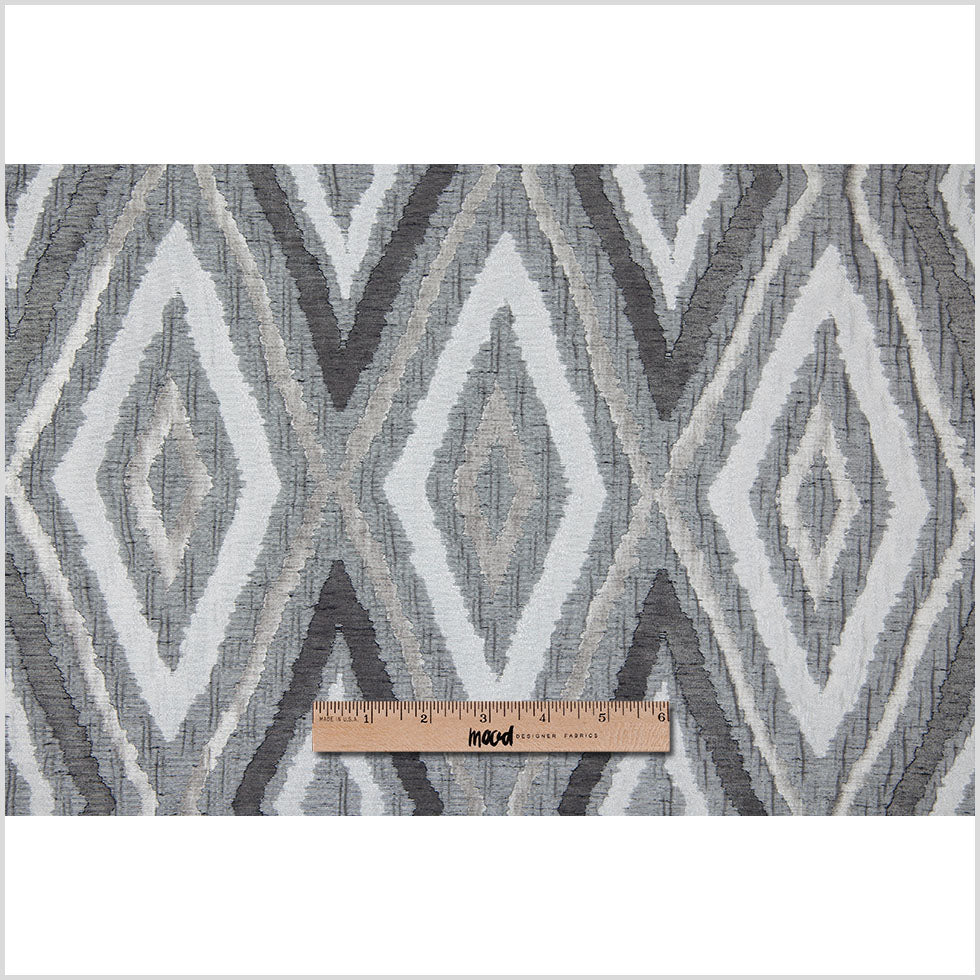Gray/Silver Dramatic Diamonds Brocade - Full Gray/Silver Dramatic Diamonds Brocade - Full