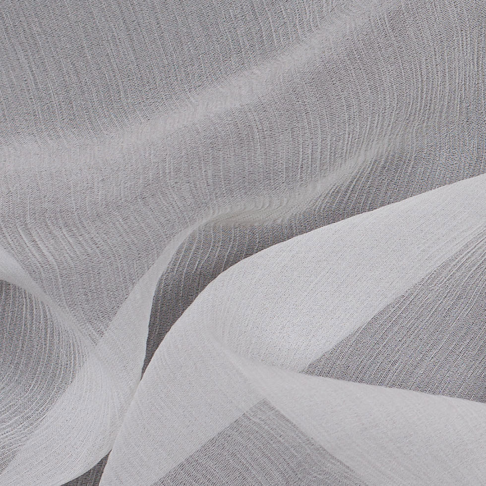 Oscar de la Renta White Crinkle Silk Chiffon - Detail Oscar de la Renta White Crinkle Silk Chiffon - Detail