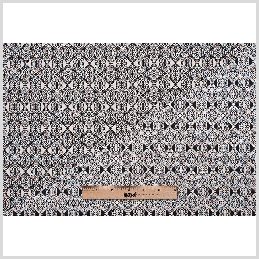 Black/Off-White Geometric Diamonds Cotton Jacquard Folded Black/Off-White Geometric Diamonds Cotton Jacquard Folded