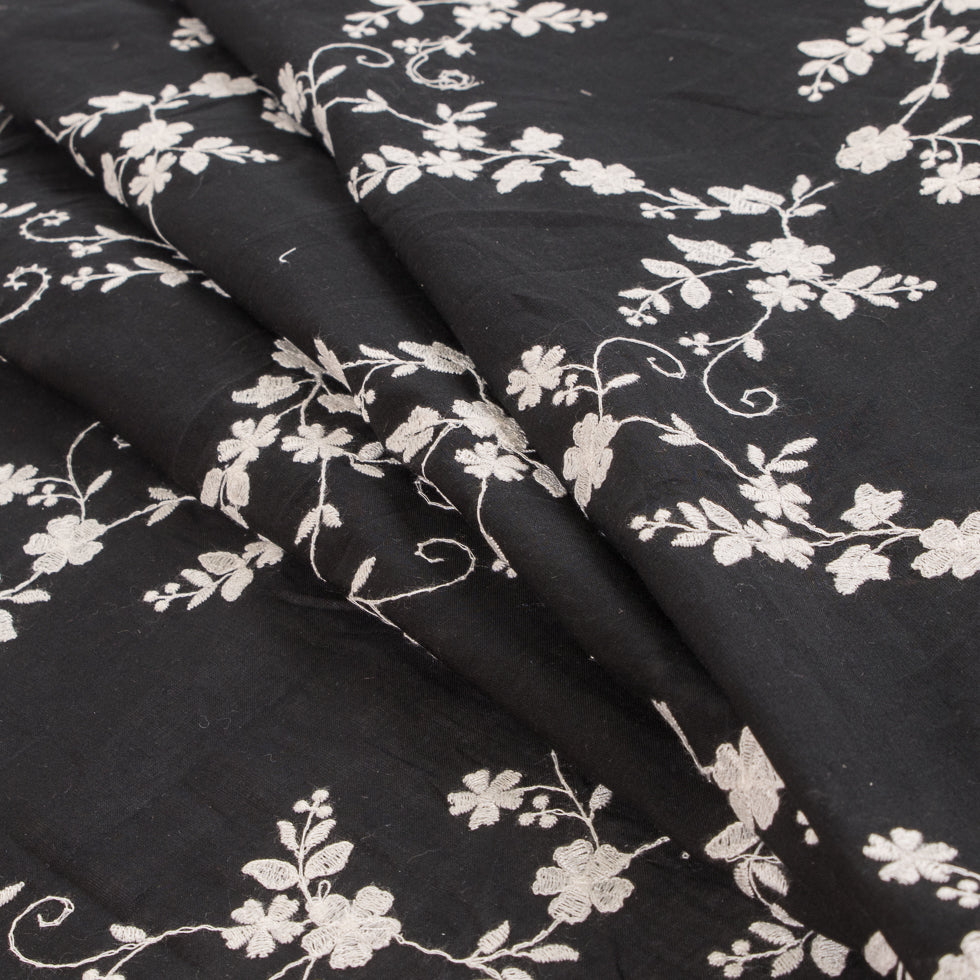 Black/White Floral Embroidered Cotton Voile Folded Black/White Floral Embroidered Cotton Voile Folded