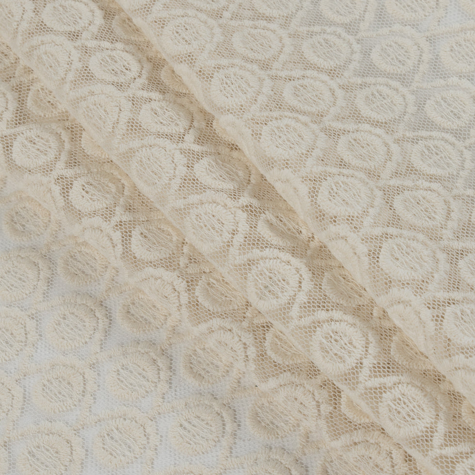 Famous NYC Designer Off-White Scalloped Lace on Netting Detail Famous NYC Designer Off-White Scalloped Lace on Netting Detail