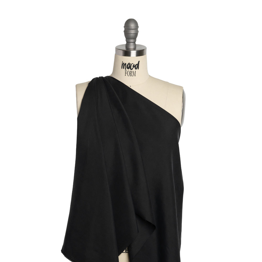 Washed Silk Twill 18mm - Black Detail Washed Silk Twill 18mm - Black Detail
