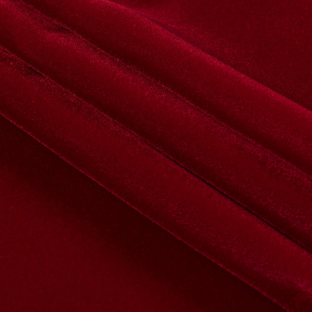 Ruby Luxury Lyons Velvet - Detail Ruby Luxury Lyons Velvet - Detail