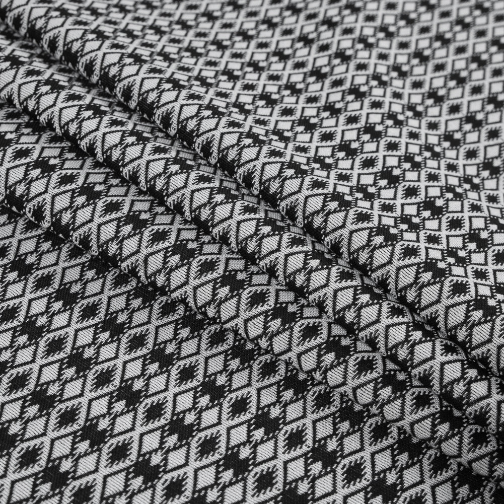 Black and White Diamond Woven Crepe Folded Black and White Diamond Woven Crepe Folded