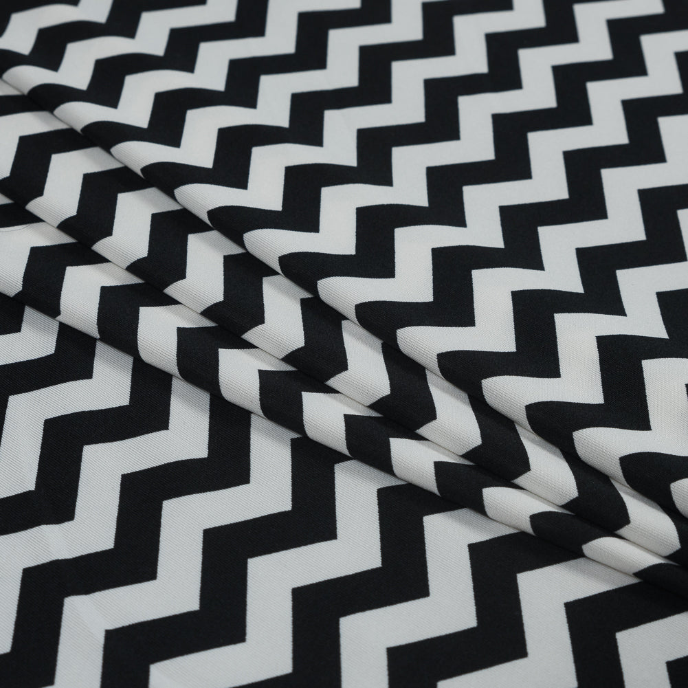 Black and White Zig Zag Printed Polyester Jersey Detail Black and White Zig Zag Printed Polyester Jersey Detail