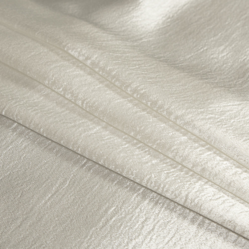 Luminous White Wrinkled Polyester Detail Luminous White Wrinkled Polyester Detail