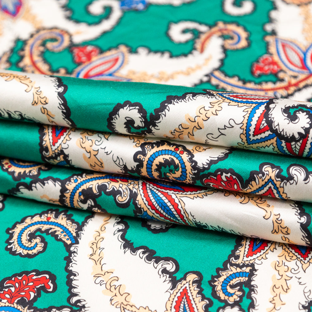 Famous NYC Designer Italian Vivid Green Paisley Silk and Wool Twill Folded Famous NYC Designer Italian Vivid Green Paisley Silk and Wool Twill Folded