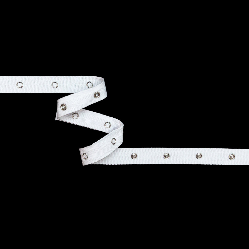 Dritz White Twill Tape with Silver Snaps - 17.5" (44.5cm) Detail Dritz White Twill Tape with Silver Snaps - 17.5" (44.5cm) Detail