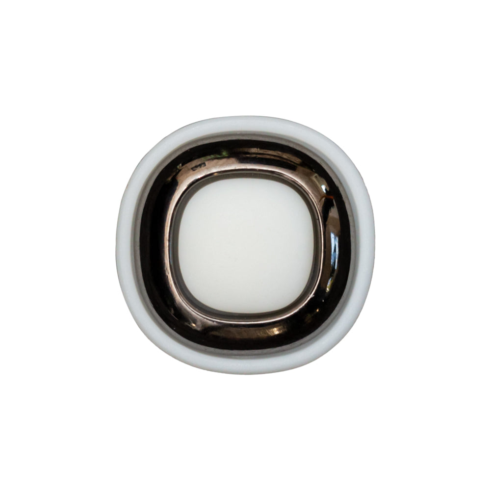 Italian White and Gunmetal 2-Piece Plastic Button - 34L/21.5mm Italian White and Gunmetal 2-Piece Plastic Button - 34L/21.5mm