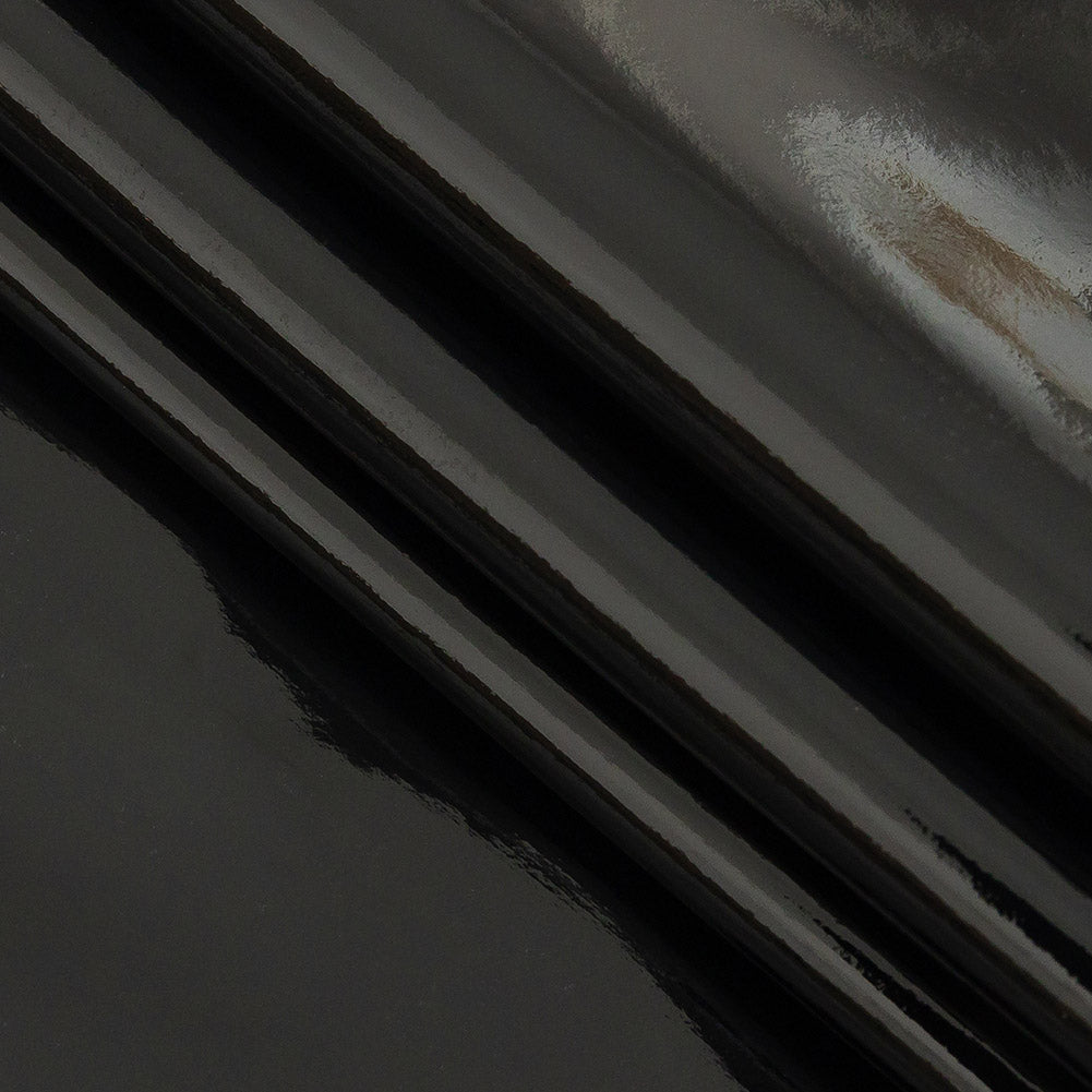 Piel sintética ligera tipo charol - Negra - Colección Fortaleza Piel sintética ligera tipo charol - Negra - Colección Fortaleza