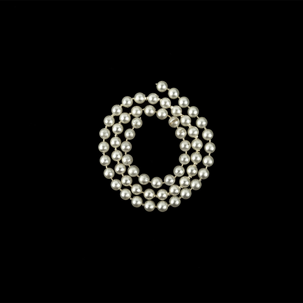 Vintage Lacquer White Iridescent Pearl Trimming - 8mm Full Vintage Lacquer White Iridescent Pearl Trimming - 8mm Full