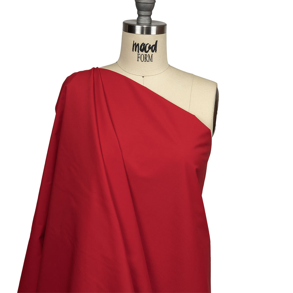 Classic Red Cotton and Polyester Poplin with Water Repellant Coating Drape Classic Red Cotton and Polyester Poplin with Water Repellant Coating Drape