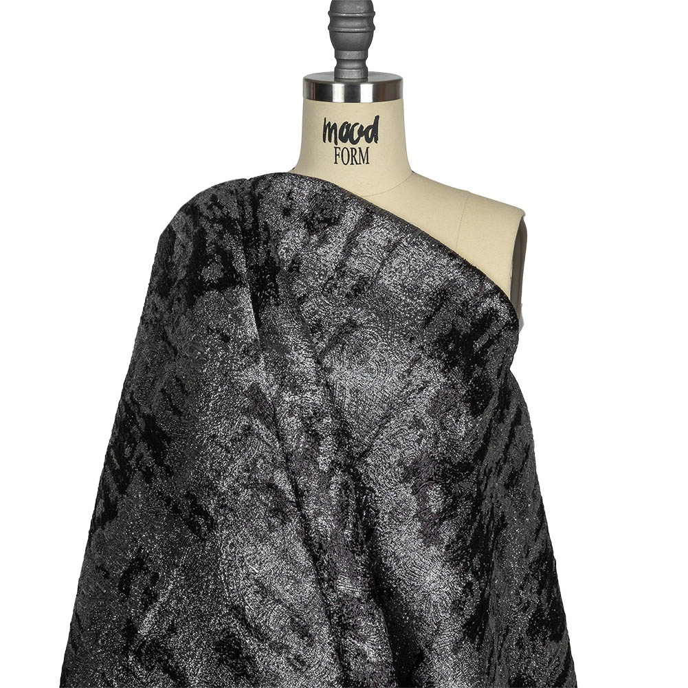 Metallic Silver and Black Abstract Luxury Plisse Brocade Drape Metallic Silver and Black Abstract Luxury Plisse Brocade Drape