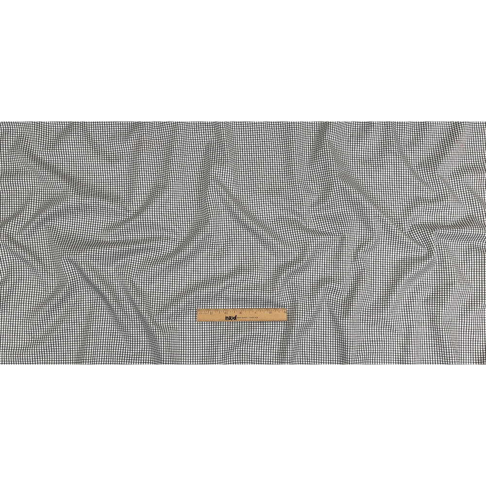 White and Black Checked Cotton and Polyester Twill Full White and Black Checked Cotton and Polyester Twill Full