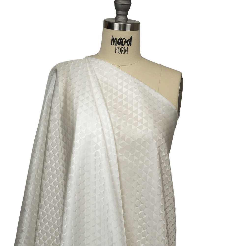 White Tonal Small Triangles Jacquard Lining White Tonal Small Triangles Jacquard Lining