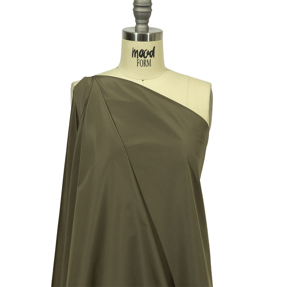 Balenciaga Italian Canteen Polyester and Viscose Micro Faille Drape Balenciaga Italian Canteen Polyester and Viscose Micro Faille Drape