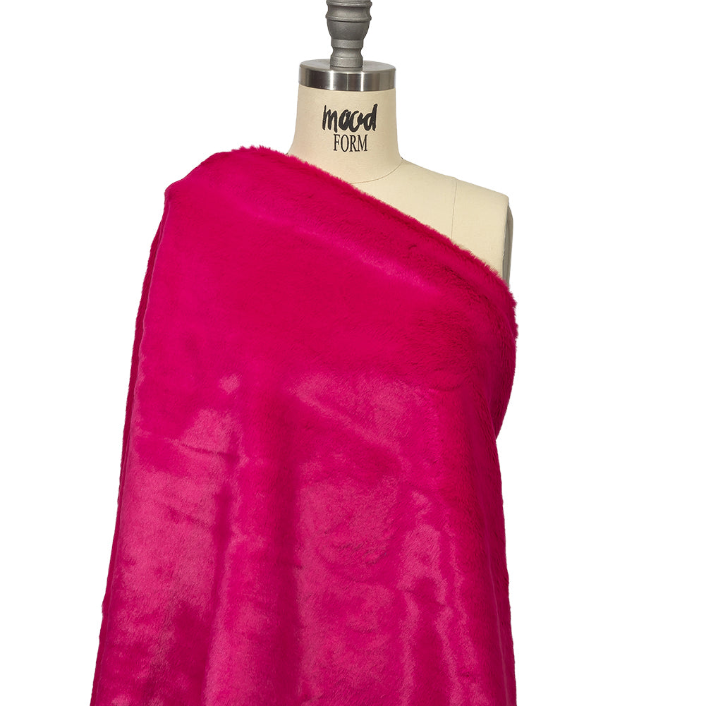 Magenta Short Pile Luxury Faux Fur Drape Magenta Short Pile Luxury Faux Fur Drape