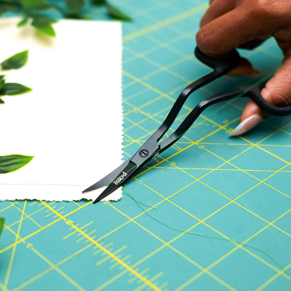 Mood Matte Black Double Curve Scissors with Matte Rubber Grips - 6" Mood Matte Black Double Curve Scissors with Matte Rubber Grips - 6"