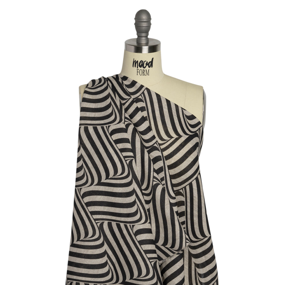 Black and Beige Swirling Stripes Lightweight Linen Woven Black and Beige Swirling Stripes Lightweight Linen Woven