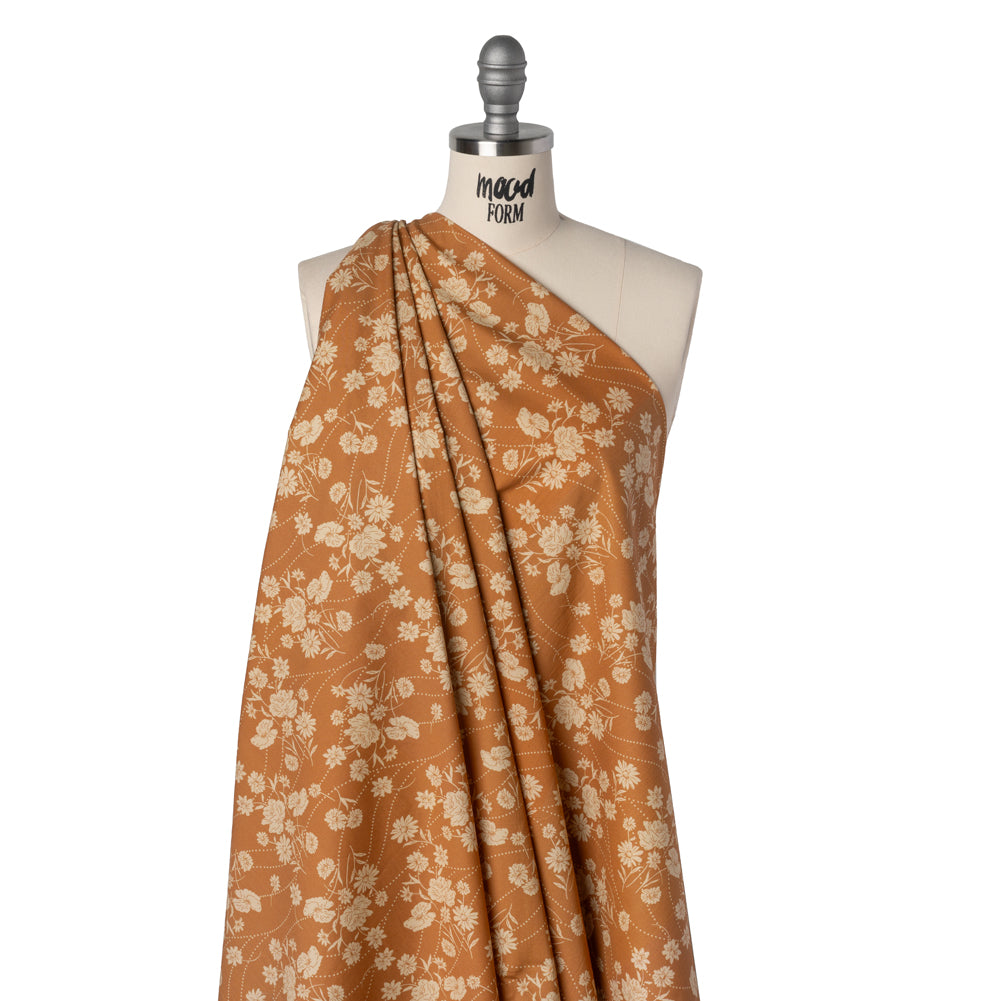 Stretch Cotton Poplin Print - Tan Flowers and Dotted Lines - Mood Exclusive Errands of Bees Drape Stretch Cotton Poplin Print - Tan Flowers and Dotted Lines - Mood Exclusive Errands of Bees Drape