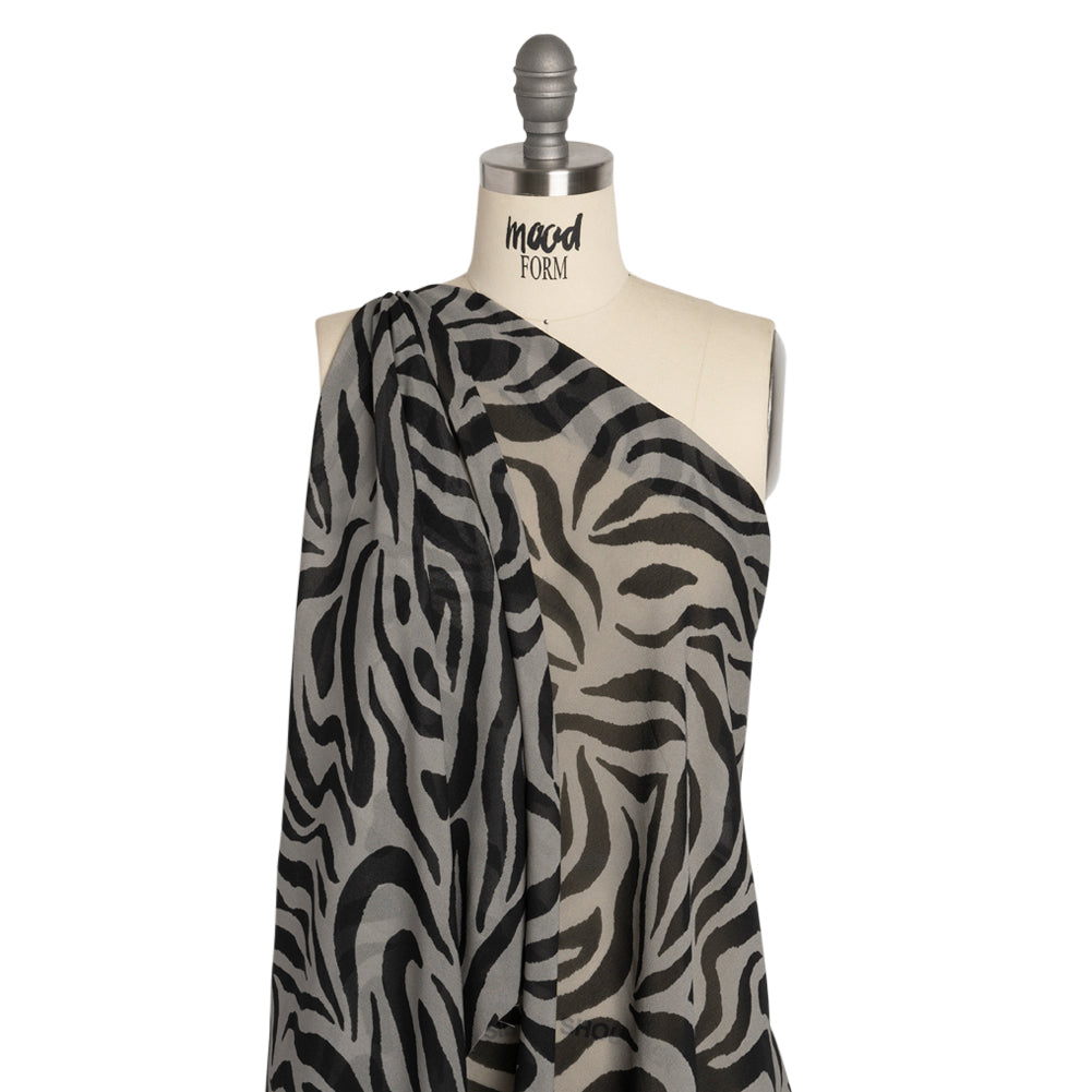 Mood Exclusive Black Nightfall in Namibia Viscose Georgette Detail Mood Exclusive Black Nightfall in Namibia Viscose Georgette Detail