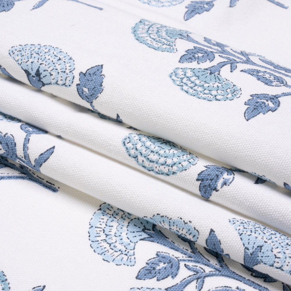 Blue and White Classic Floral Printed Cotton Canvas Folded Blue and White Classic Floral Printed Cotton Canvas Folded