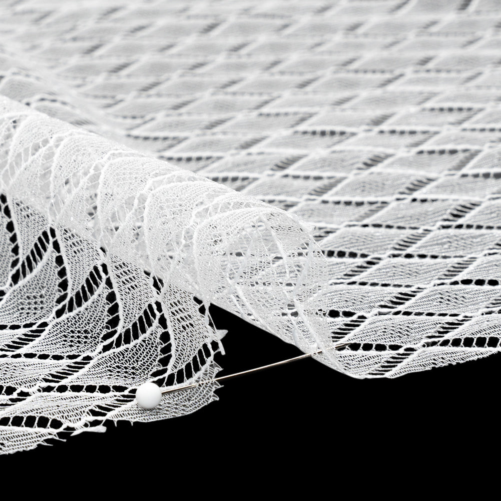 Chantilly Lace - White Diamonds - Detail Chantilly Lace - White Diamonds - Detail