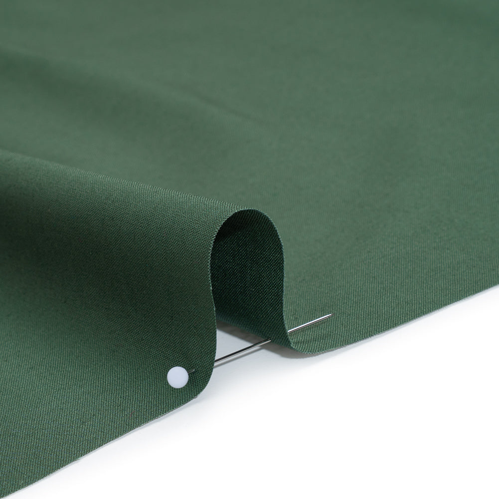 Sew Classic Solid Quilting Cotton Fabrics - Hunter Green - Detail Sew Classic Solid Quilting Cotton Fabrics - Hunter Green - Detail
