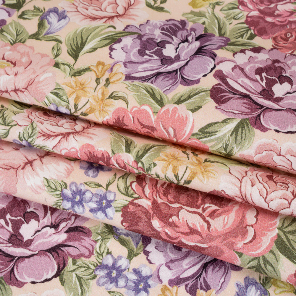 Brushed Cotton Woven - Pale Pink, Purple and Rose Red Blooming Flowers - Mood Exclusive Tender Bloom Print Folded Brushed Cotton Woven - Pale Pink, Purple and Rose Red Blooming Flowers - Mood Exclusive Tender Bloom Print Folded