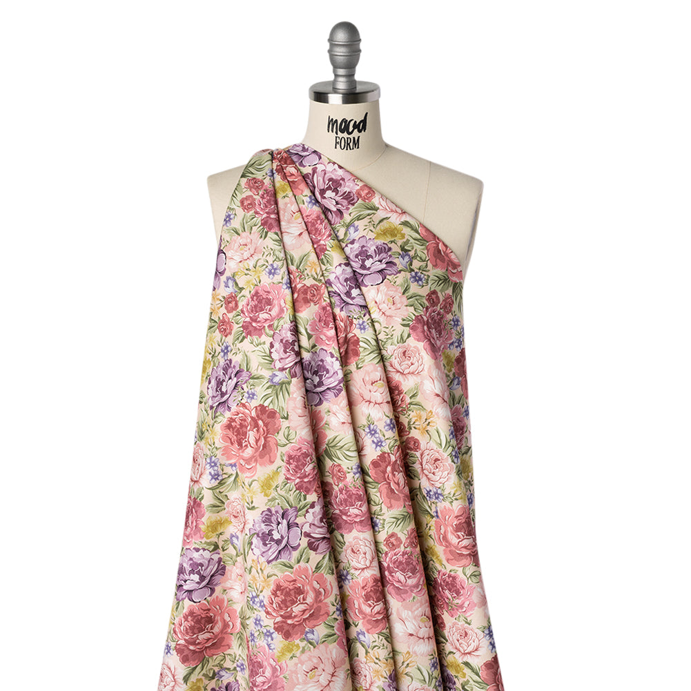 Brushed Cotton Woven - Pale Pink, Purple and Rose Red Blooming Flowers - Mood Exclusive Tender Bloom Print Drape Brushed Cotton Woven - Pale Pink, Purple and Rose Red Blooming Flowers - Mood Exclusive Tender Bloom Print Drape