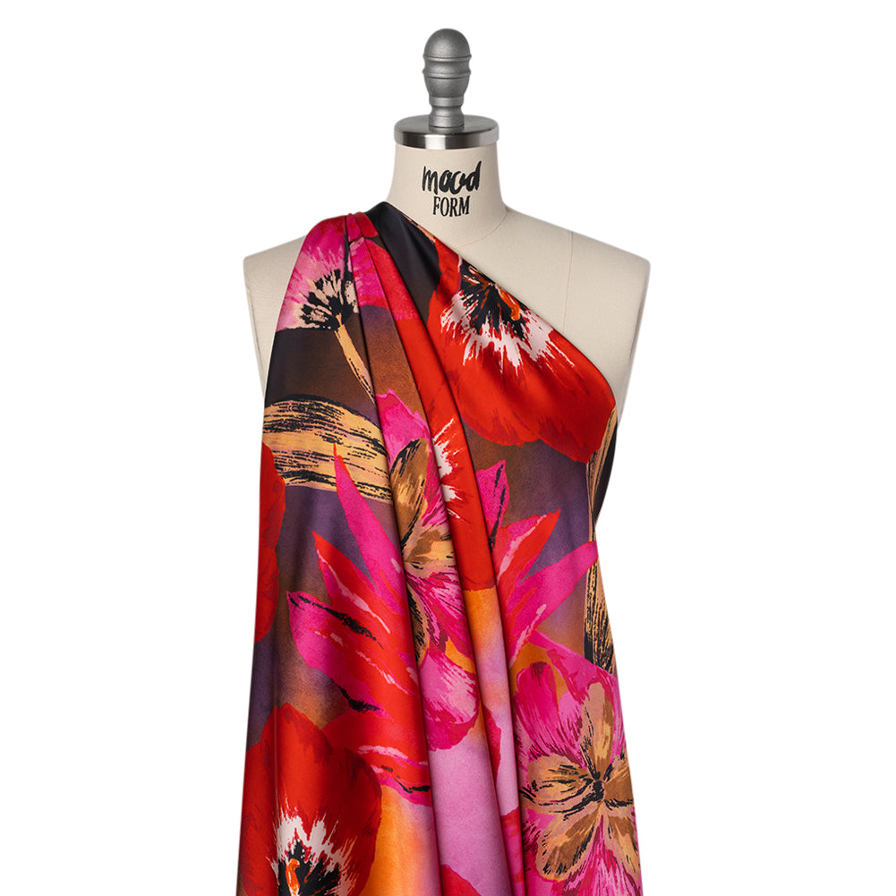 Polyester Satin - Hot Pink, Red and Black Big Flowers - Mood Exclusive Poppy Panorama Print Polyester Satin - Hot Pink, Red and Black Big Flowers - Mood Exclusive Poppy Panorama Print