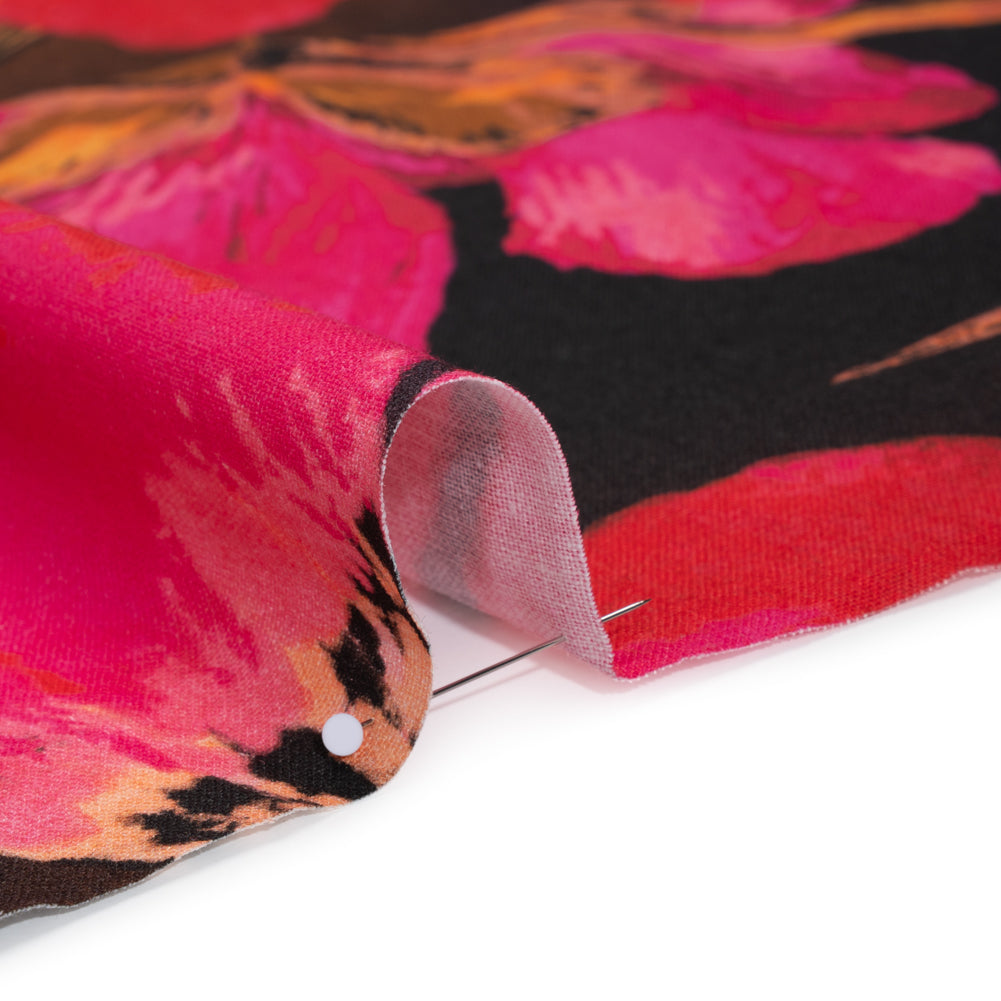 Linen and Rayon Woven - Magenta, Scarlet and Brown Big Painterly Flowers - Mood Exclusive Poppy Panorama Print - Detail Linen and Rayon Woven - Magenta, Scarlet and Brown Big Painterly Flowers - Mood Exclusive Poppy Panorama Print - Detail
