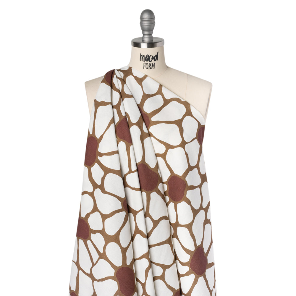 Linen and Rayon Woven - Brown, Cream and Burgundy Abstract Daisies - Mood Exclusive Dilly-Dally Daisies Print Linen and Rayon Woven - Brown, Cream and Burgundy Abstract Daisies - Mood Exclusive Dilly-Dally Daisies Print