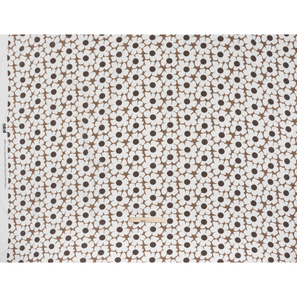 Slubbed Gauzy Cotton Woven - Brown and White Retro Daisies - Mood Exclusive Dancing Daisies Print Slubbed Gauzy Cotton Woven - Brown and White Retro Daisies - Mood Exclusive Dancing Daisies Print
