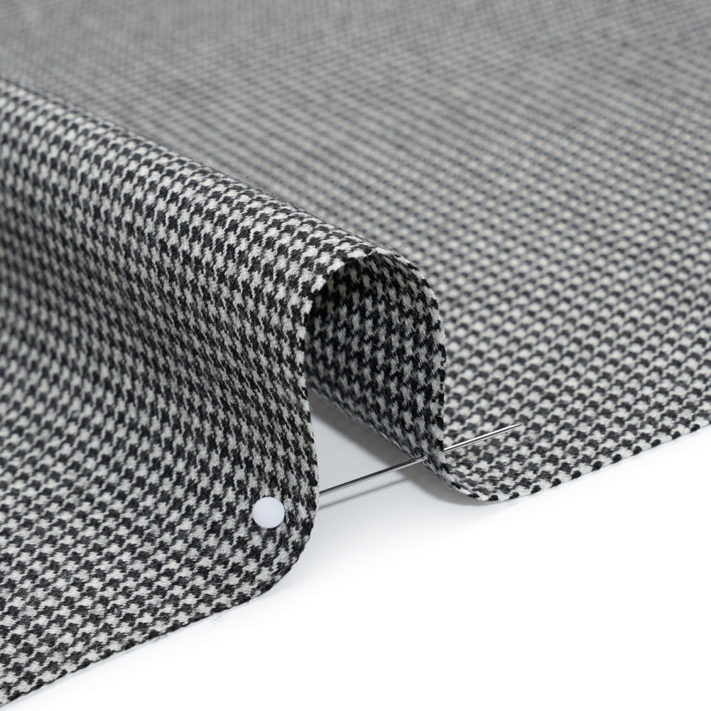 Brushed Virgin Merino Wool Twill - Black and White Little Houndstooth Detail Brushed Virgin Merino Wool Twill - Black and White Little Houndstooth Detail