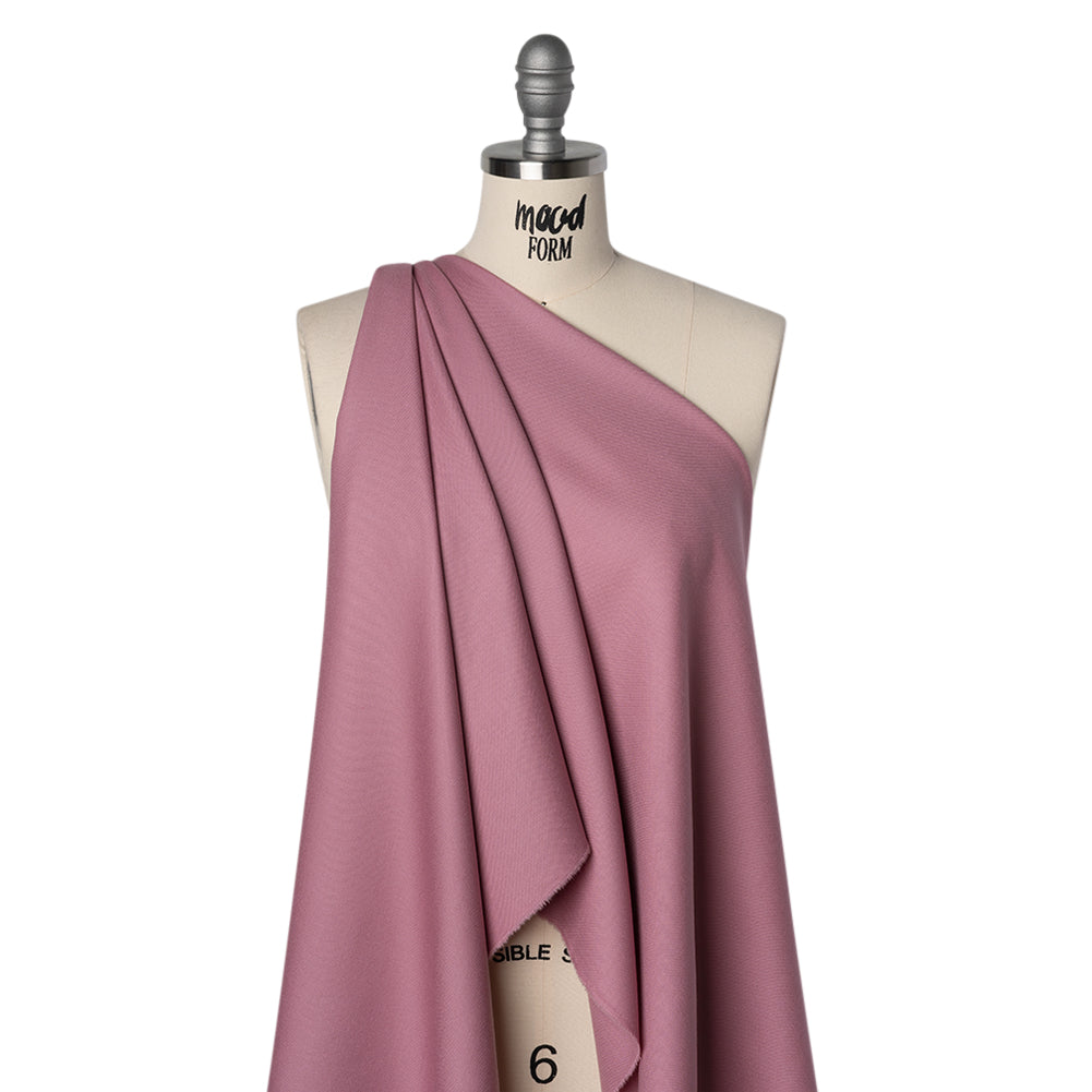 Virgin Merino Wool Twill Suiting Made in Italy - Dusty Rose Virgin Merino Wool Twill Suiting Made in Italy - Dusty Rose