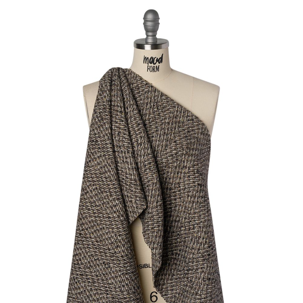 Polyester and Wool Blend Tweed - Tan, Beige and Black Herringbone Drape Polyester and Wool Blend Tweed - Tan, Beige and Black Herringbone Drape