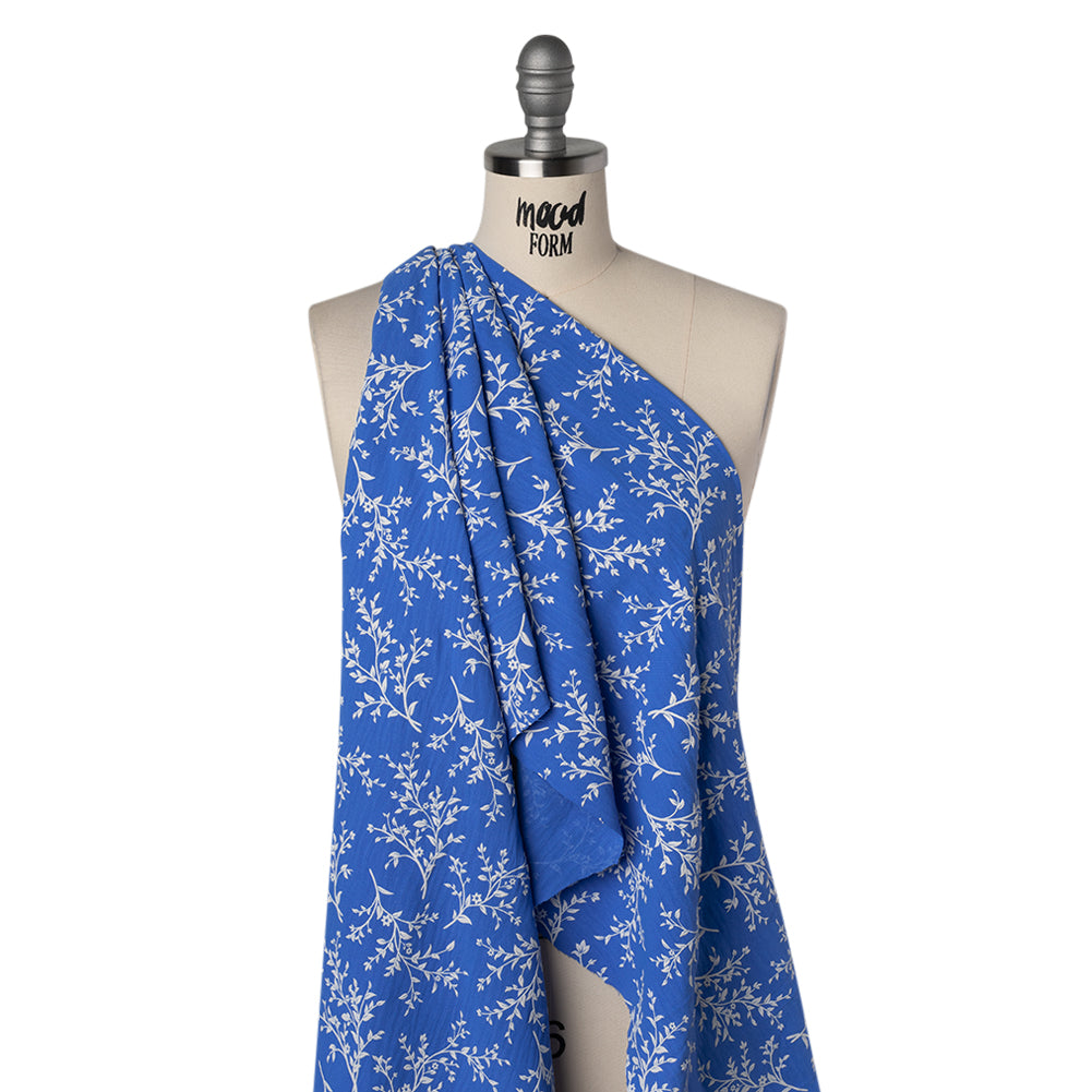 Polyester Woven with Puff Print - Azure Blue and White Foliage - Deadstock - Drape Polyester Woven with Puff Print - Azure Blue and White Foliage - Deadstock - Drape
