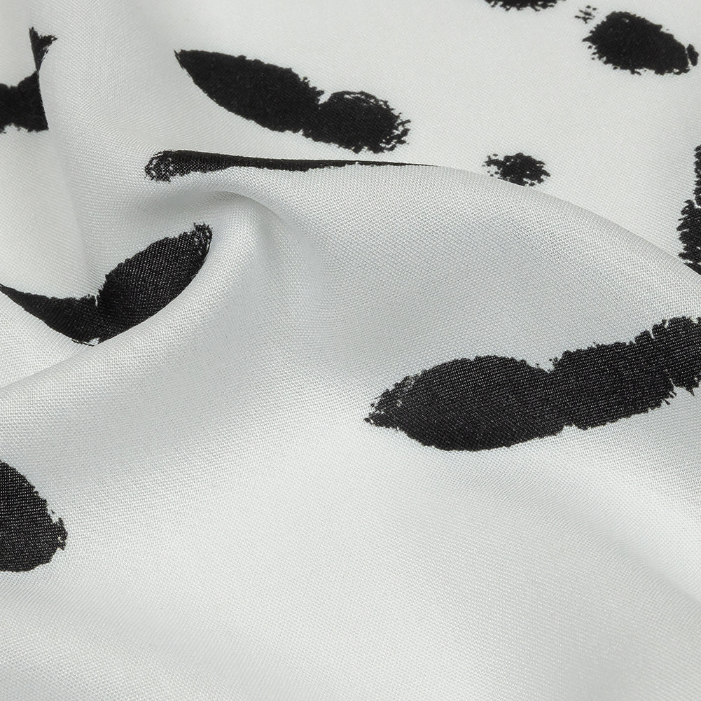 Rayon Batiste - Black and White Handprints - Bakersfield Print - Mood Exclusive Abandoned Collection - Detail Rayon Batiste - Black and White Handprints - Bakersfield Print - Mood Exclusive Abandoned Collection - Detail