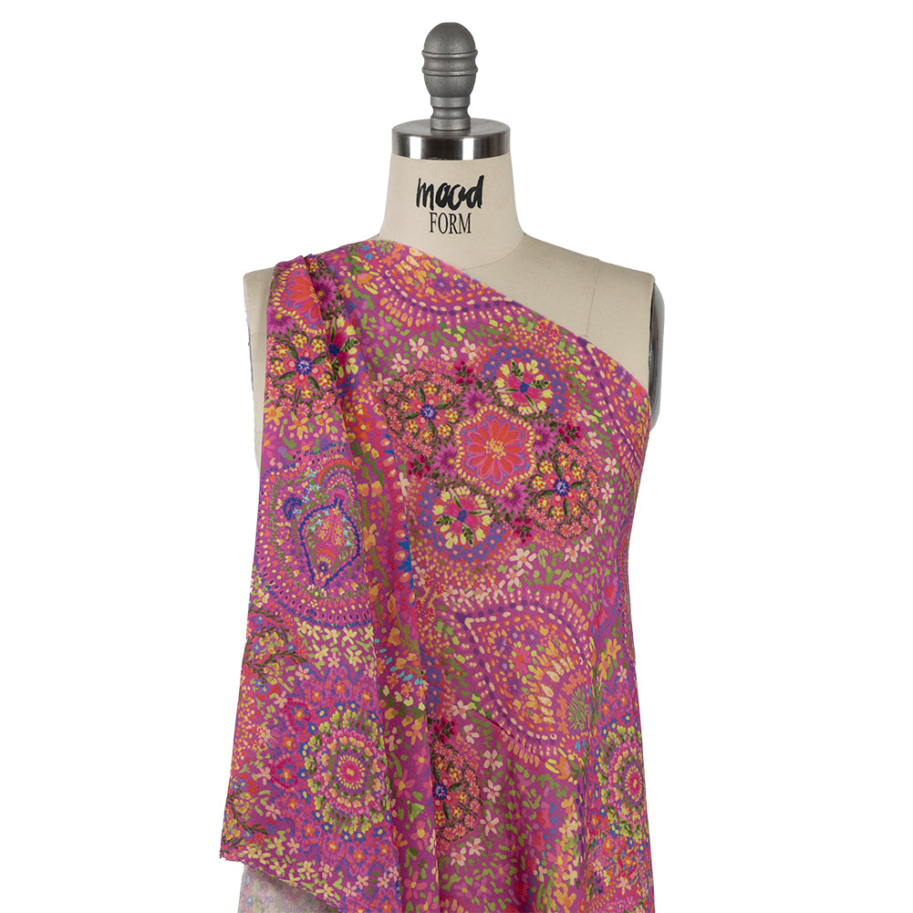 Sustainable Viscose Crepe - Pink Paisley - Amsterdam Market Print - Mood Exclusive Gisele Collection Sustainable Viscose Crepe - Pink Paisley - Amsterdam Market Print - Mood Exclusive Gisele Collection