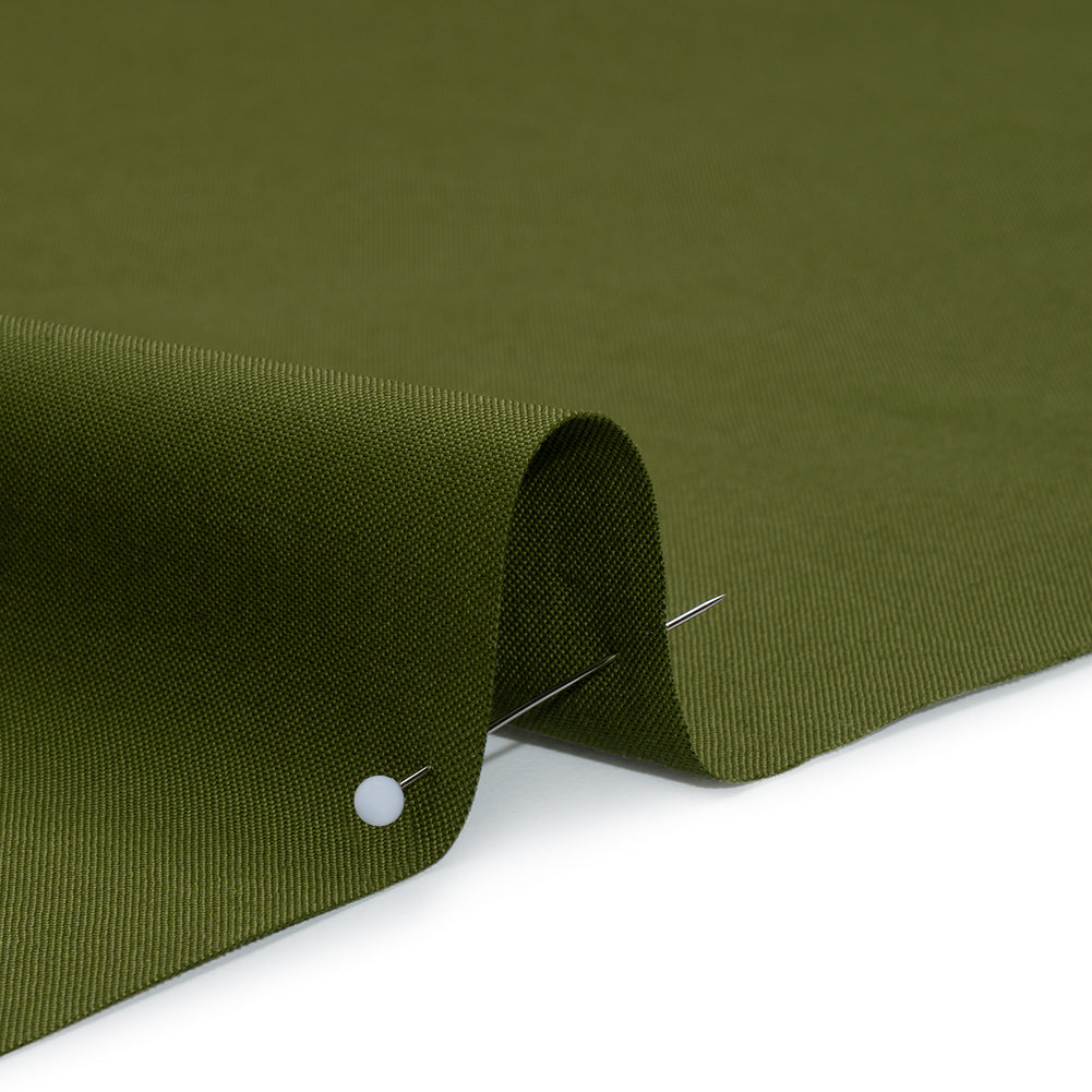 Premium Solid Quilting Cotton by Northcott - Green Pepper - Colorworks Collection - Detail Premium Solid Quilting Cotton by Northcott - Green Pepper - Colorworks Collection - Detail