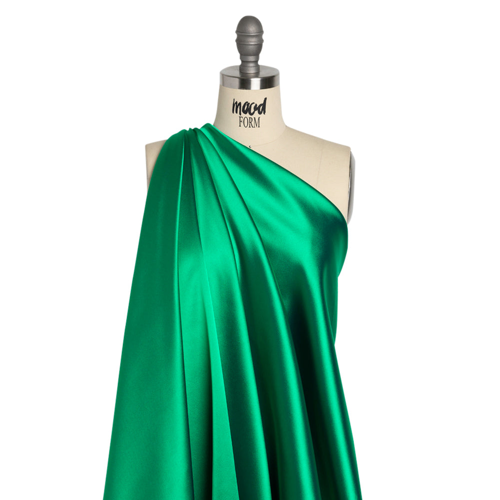 Stretch Satin Made in Italy - Kelly Green with Black Backing - Premium Collection Stretch Satin Made in Italy - Kelly Green with Black Backing - Premium Collection